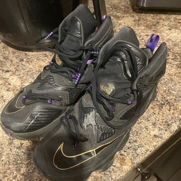 Lebron 13 - Picture 1 of 5